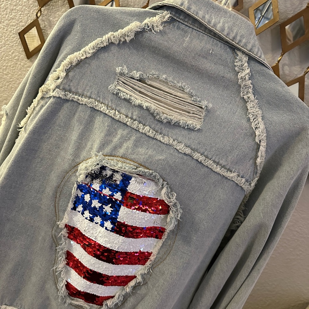 NWT POL Distressed Denim Jacket with American Flag Patch - Picture 2 of 8